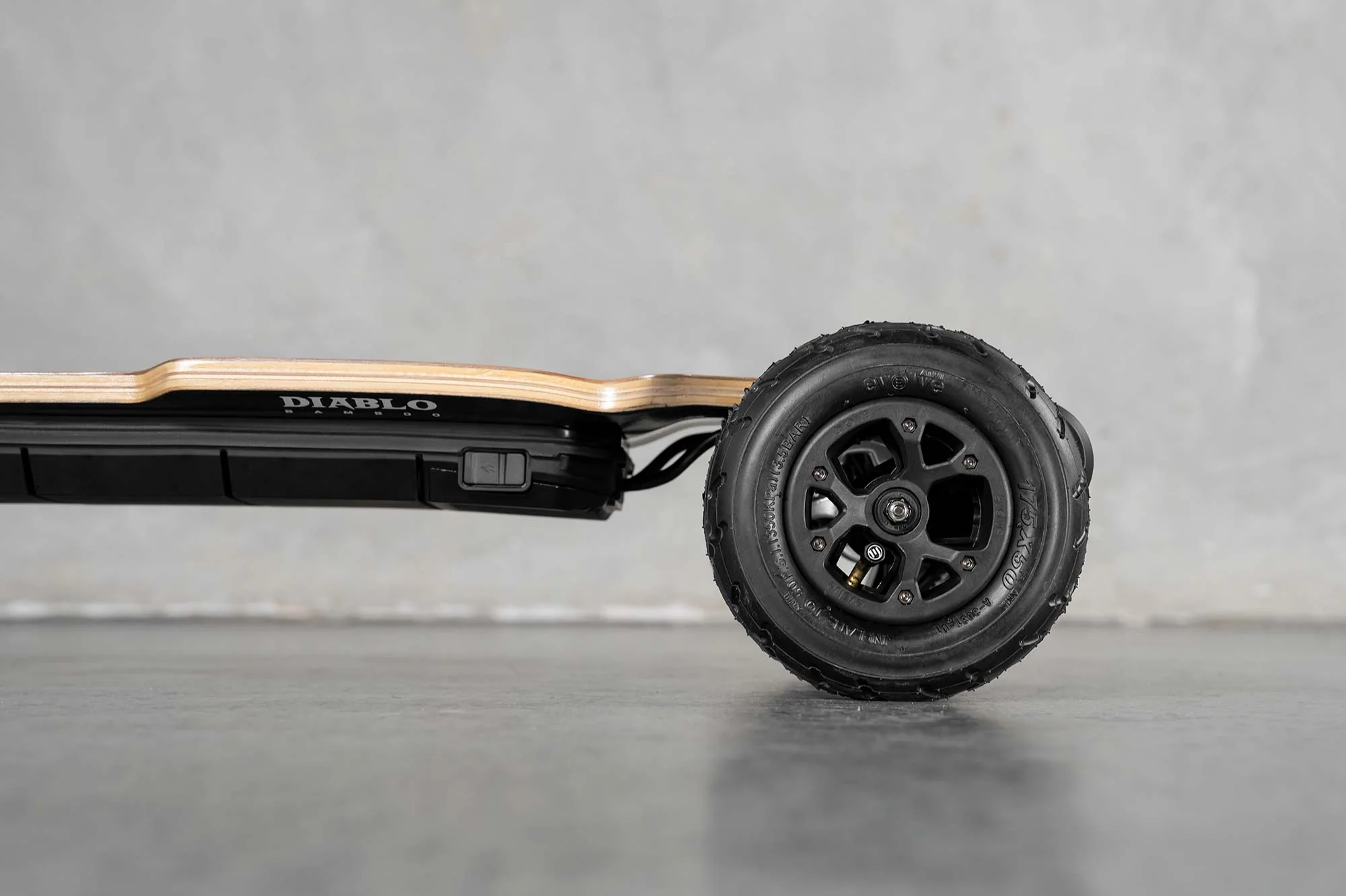 Diablo Bamboo All Terrain Electric Skateboard - Image 5