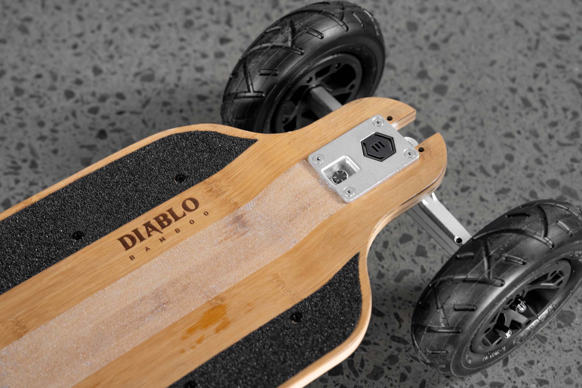 Diablo Bamboo All Terrain Electric Skateboard - Image 7