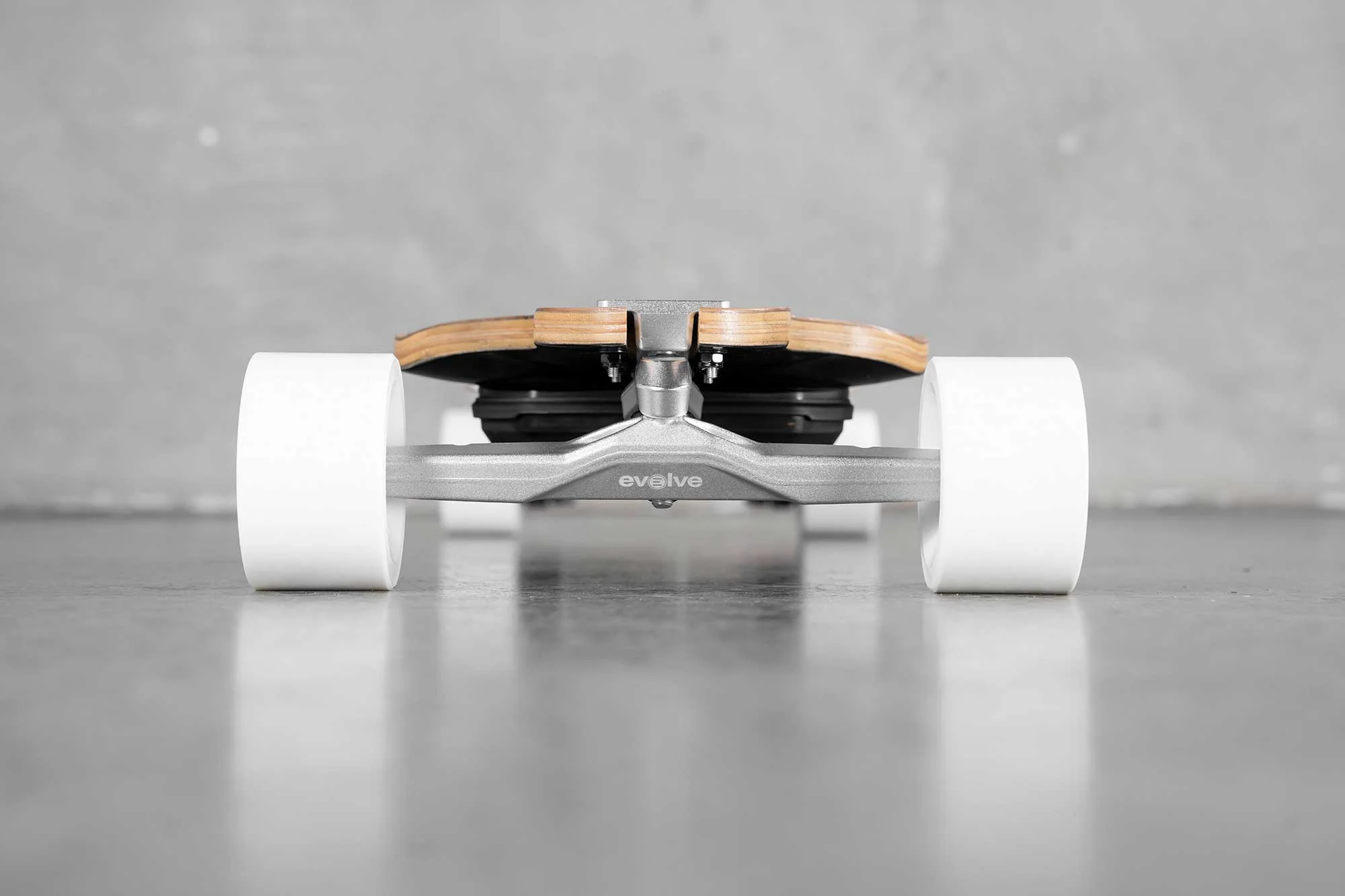 Diablo Bamboo Street Electric Skateboard - Image 3