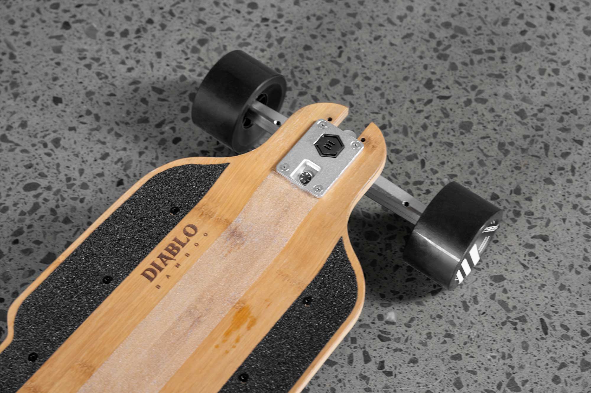 Diablo Bamboo Street Electric Skateboard - Image 8