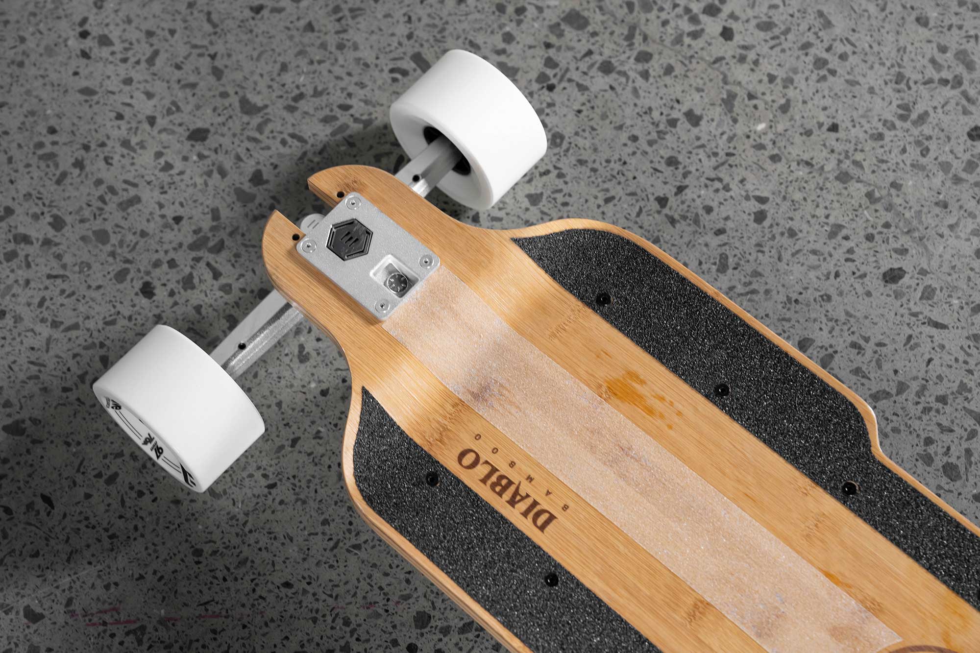 Diablo Bamboo Street Electric Skateboard - Image 9