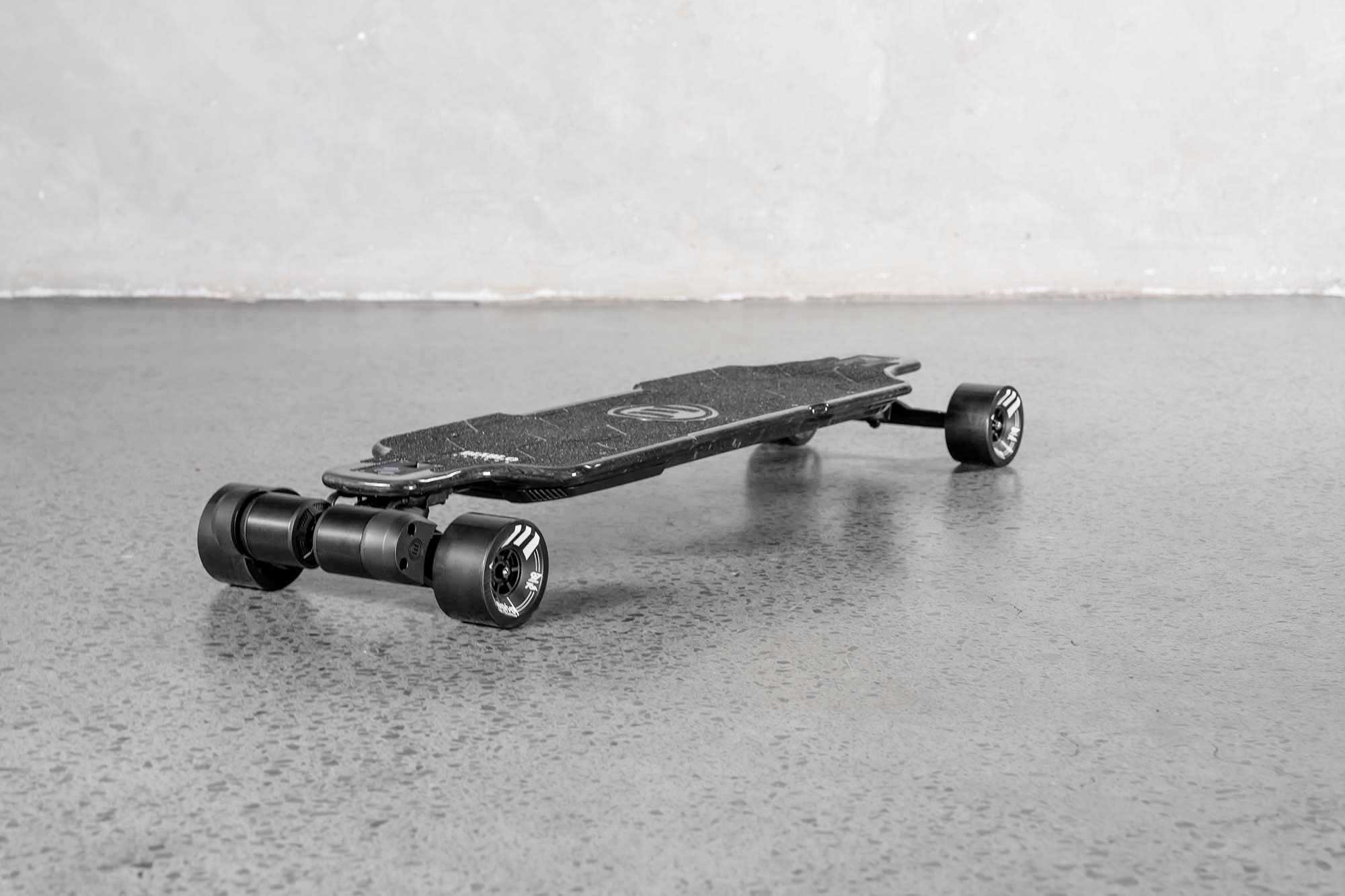 Diablo Carbon Street Electric Skateboard - Image 11