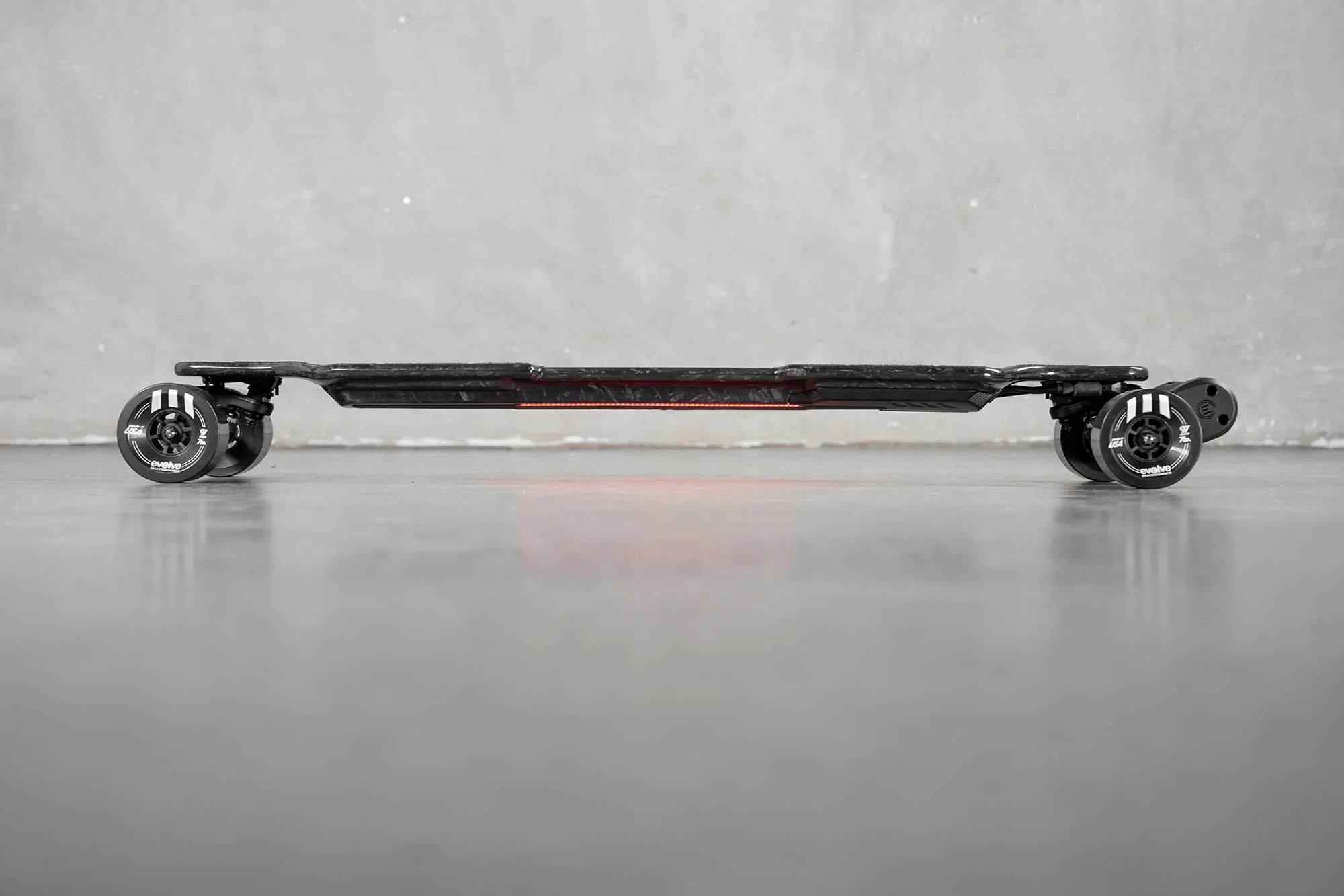 Diablo Carbon Street Electric Skateboard - Image 3