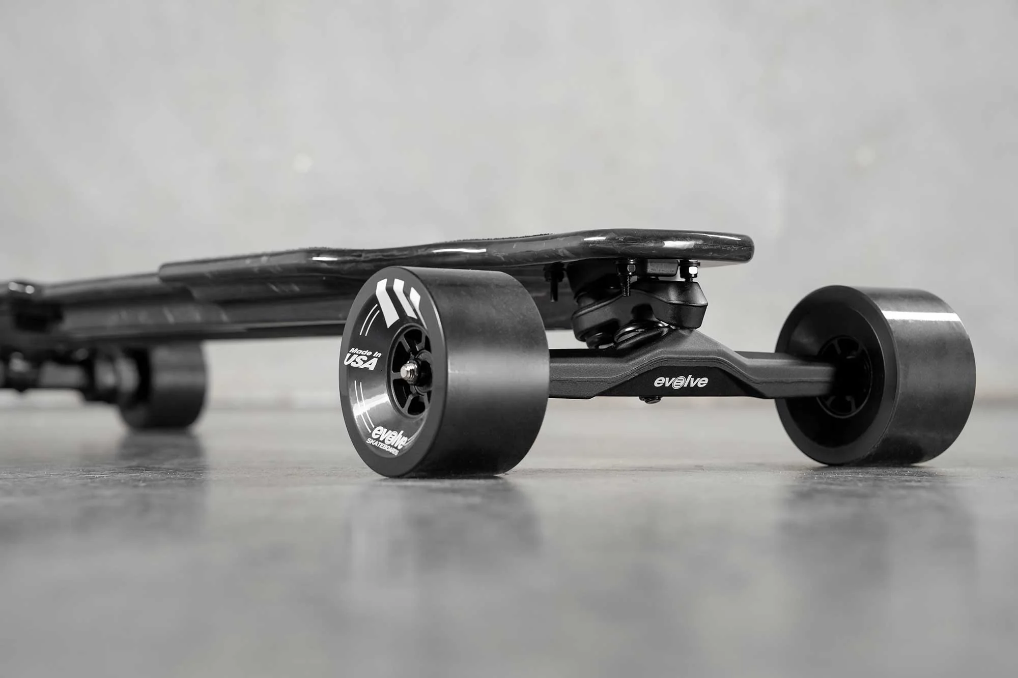 Diablo Carbon Street Electric Skateboard - Image 5