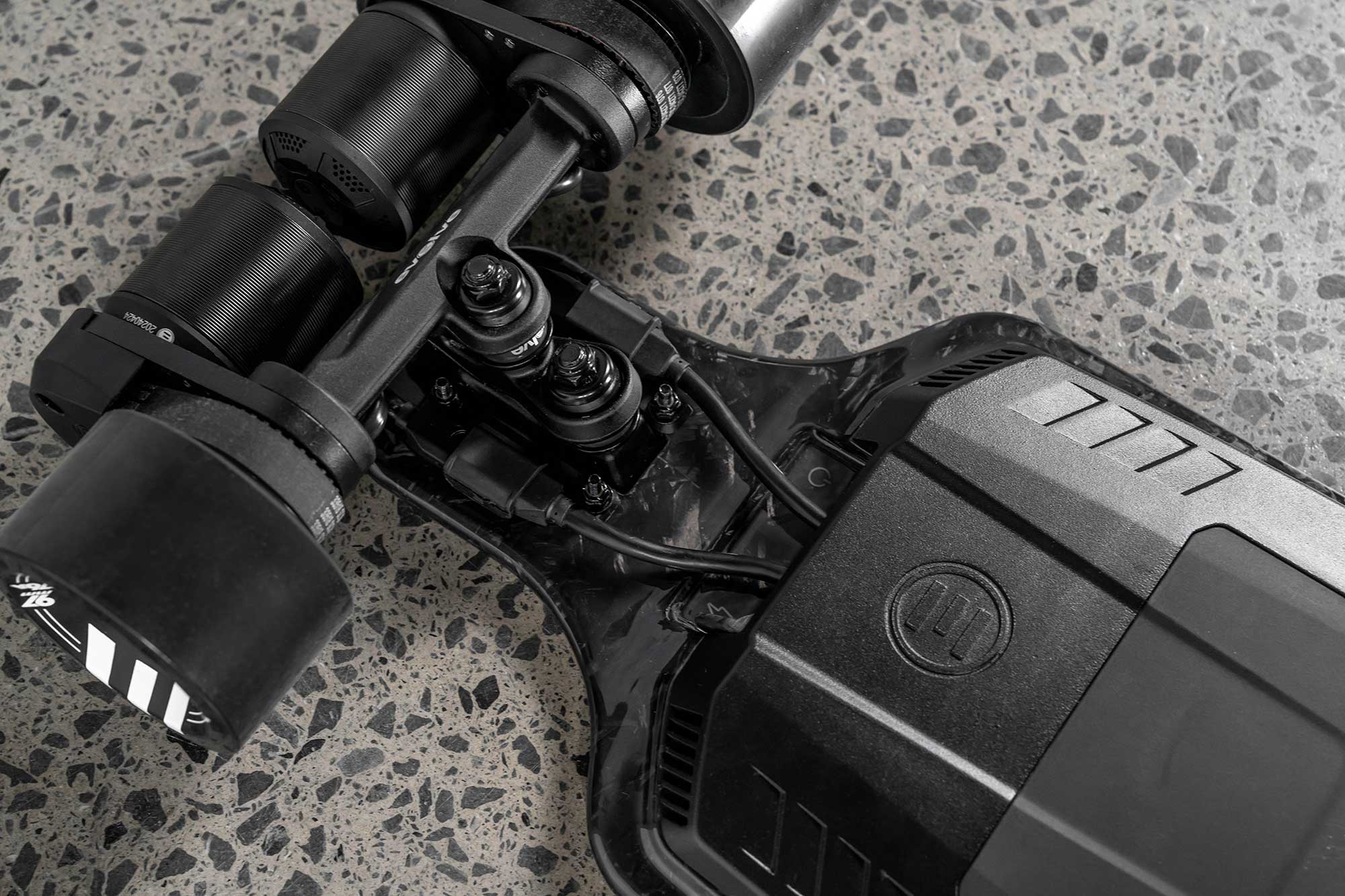 Diablo Carbon Street Electric Skateboard - Image 8